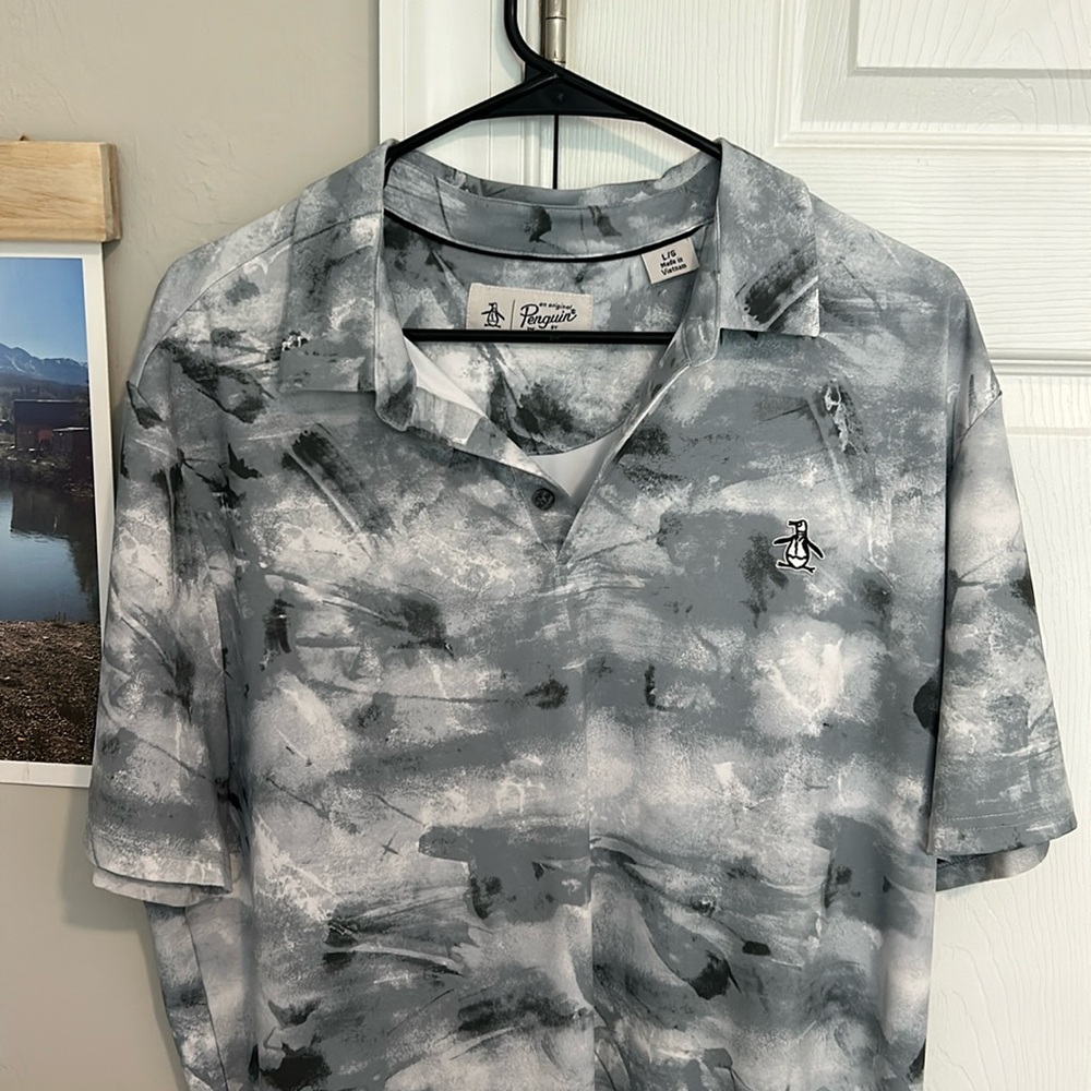Men’s Original Penguin Performance shirt Size L. Gray/Black color.
